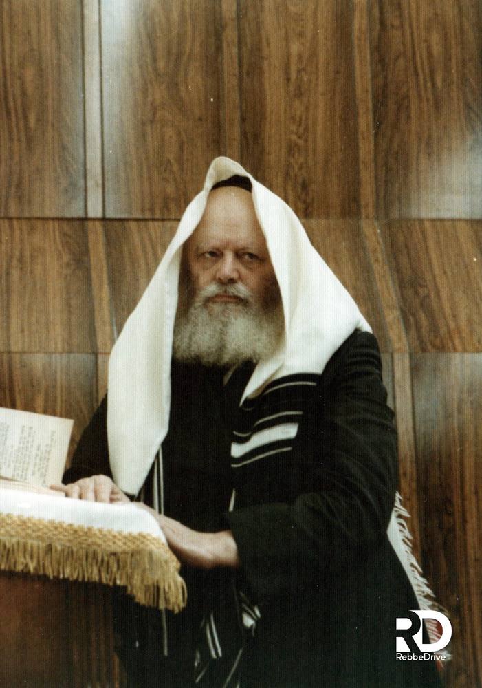 Davening Shacharis on Sukkos